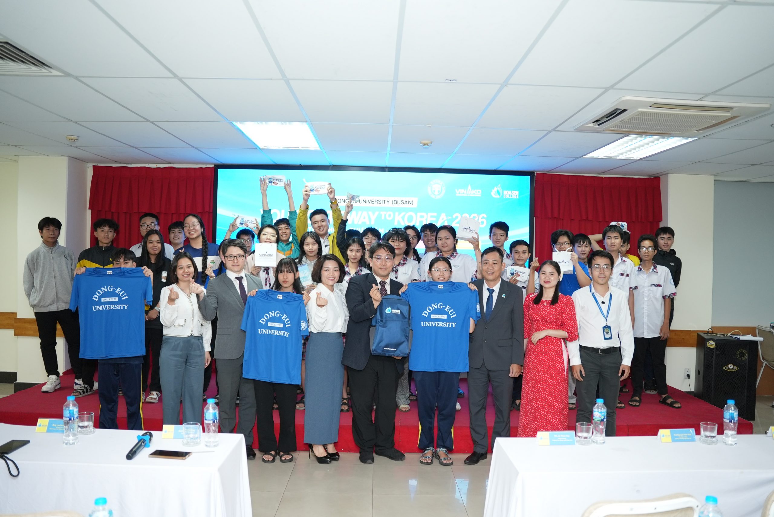 Tăng cường hợp tác quốc tế trong giáo dục nghề nghiệp: Trường Cao đẳng nghề Hoa Sen ký kết MOU với Đại học Dong-eui (Hàn Quốc)